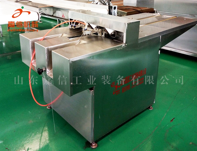 香腸扎線(xiàn)機